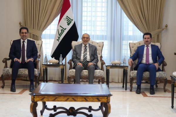 المشهداني ونائبيه يعقدون “اجتماعاً استثنائيا” ويقررون عقد جلسة غداً