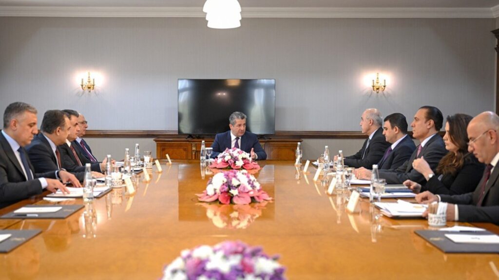 بارزاني يجدد التزامه بحقوق الإقليم: لا تراجع عن المستحقات الدستورية