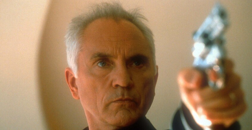 أدى دور “الشرير”.. وفاة الممثل تيرينس ستامب نجم أفلام “سوبرمان”