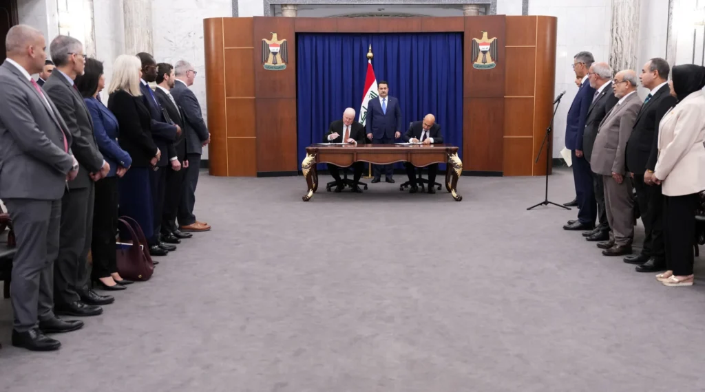 العراق يوقع اتفاقية مبادئ مع شيفرون الأمريكية لتطوير عدد من الرقع الاستكشافية والحقول النفطية