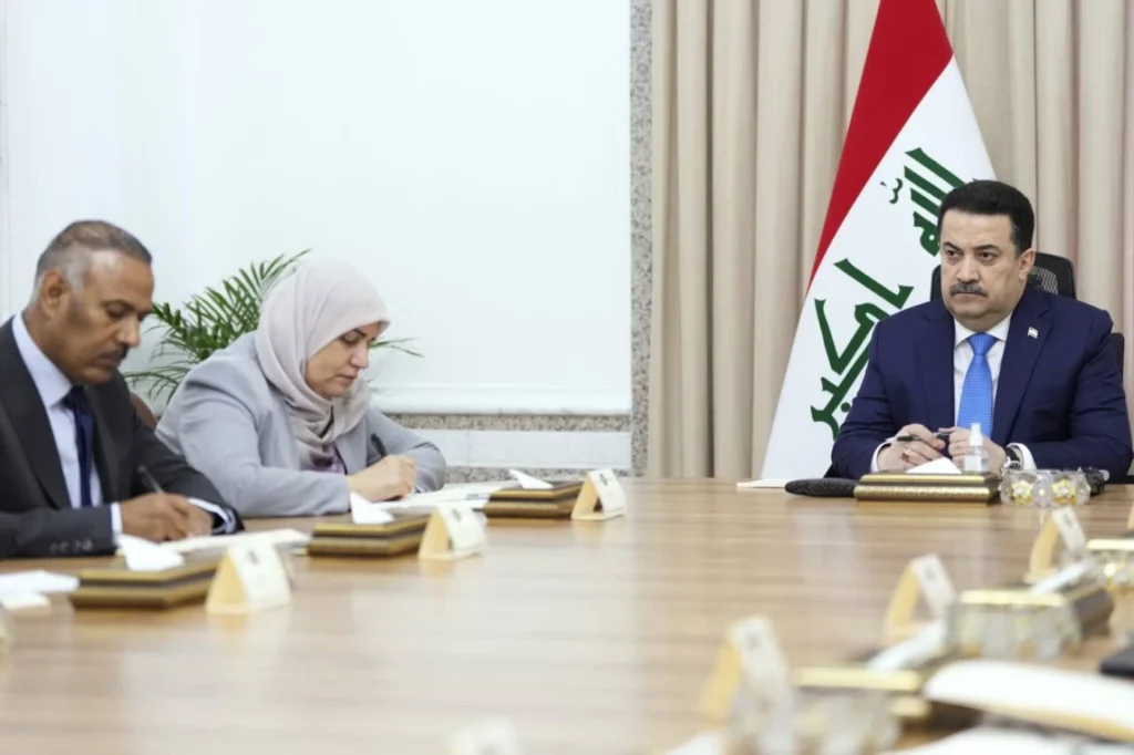 الدولار سيرتفع والحكومة العراقية أمام أزمة مالية.. أبرز الآثار المتوقعة لعقوبات “الترويكا” ضد إيران