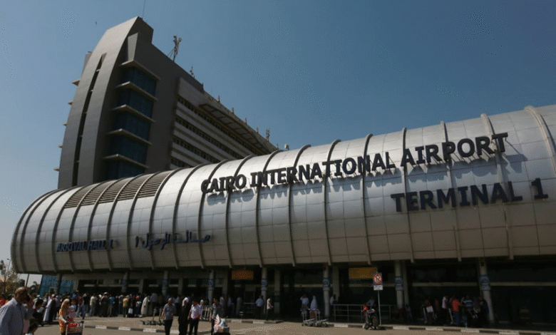 دوي انفجار قرب مطار القاهرة.. ماذا يجري في مصر؟
