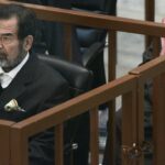 كواليس محاكمة صدام: خلاف بين القضاة على إعدامه بقضية الدجيل دون غيرها.. وقنينة ماء “اعادت اعتبار الكويت”!