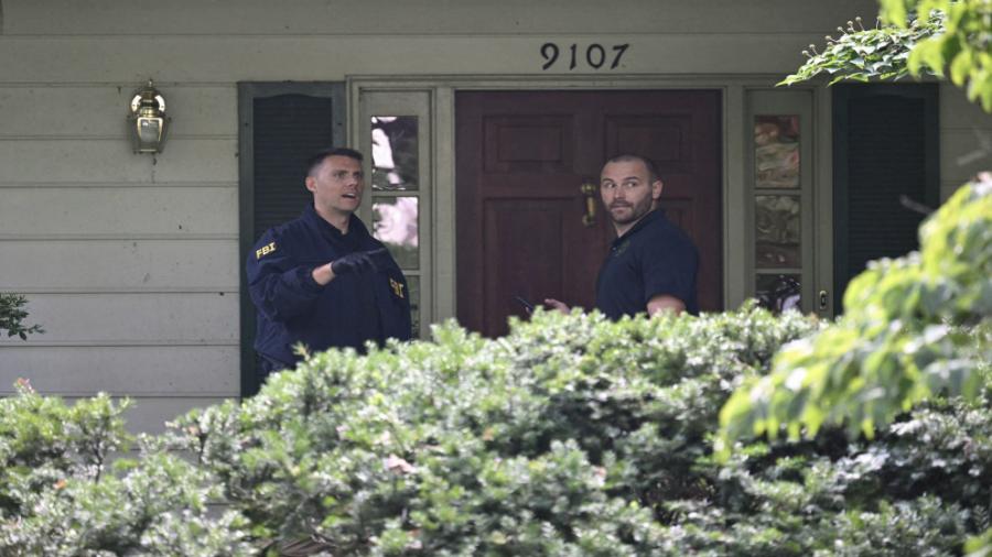 الـ “أف بي آي” يداهم منزل مستشار ترامب السابق جون بولتون