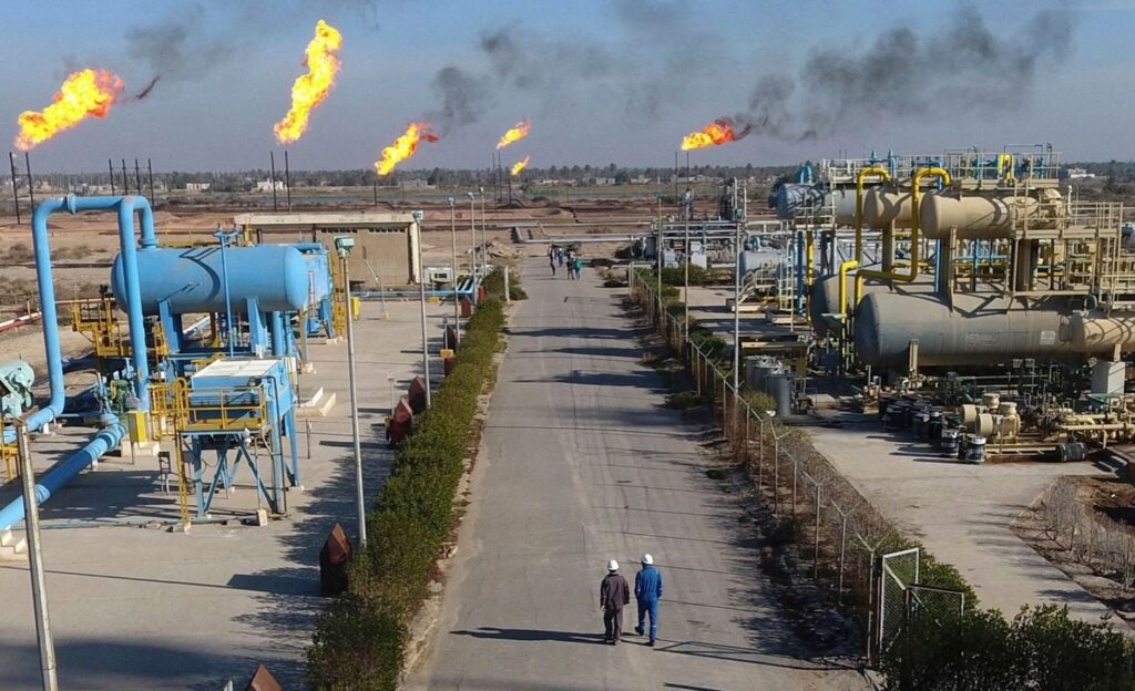 وزارة النفط تؤكد عدم نية نقل مصفى الدورة وخطط لمعالجات بيئية للحد من الانبعاثات