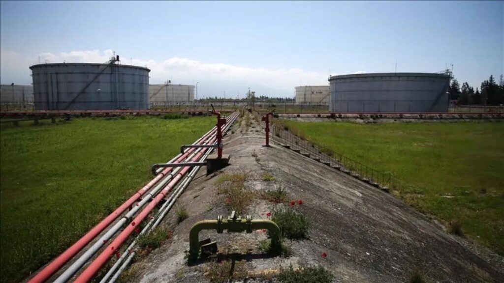 العراق: يتم تحميل أول ناقلة بنفط إقليم كوردستان في ميناء جيهان التركي