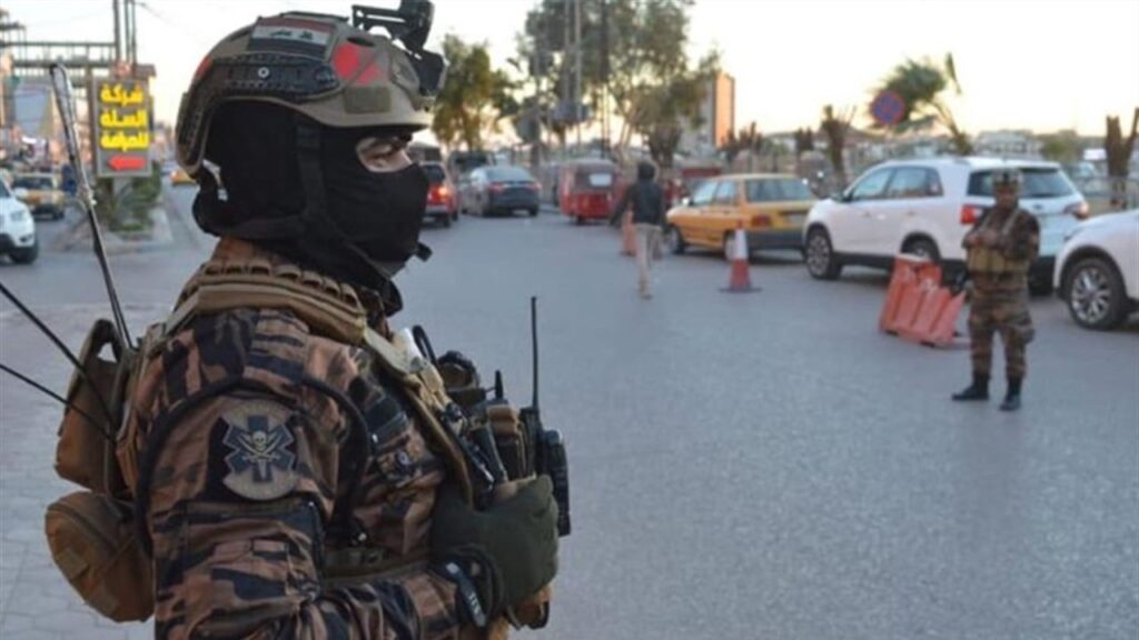 بغداد.. اعتقال مسلحين اقتحموا منزل سفير متقاعد وشقيقه الضابط