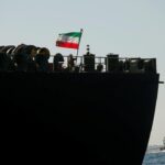 الخزانة الأمريكية تفرض عقوبات على 50 فرداً وكياناً يسهلون مبيعات وشحنات النفط الإيراني