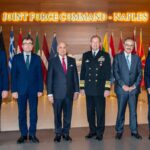 وزير الخارجية يزور مقر القيادة المشتركة لحلف الناتو في نابولي ويبحث تعزيز التعاون الأمني