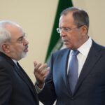 ظريف بهجوم غير مسبوق على روسيا: لا يفعلون شيئا من أجلنا!