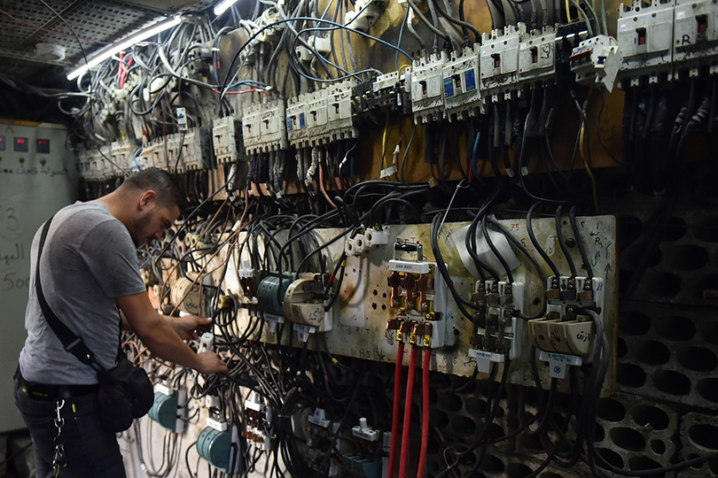 إصدار أوامر قبض بحق 14 صاحب مولدة أهلية في الشطرة