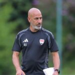 استقالة راضي شنيشل من مهام تدريب نادي الكهرباء