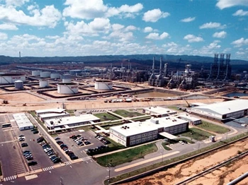 ذي تايي: ترامب مضلل بشأن فنزويلا ويخاطر بحرب مثل غزو العراق