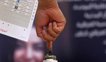 المفوضية تحسم الجدل بشأن مشاركة السجناء والمرضى بالتصويت العام